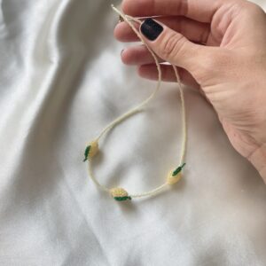 Naszyjnik z koralików z trzema cytrynami