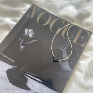 Naszyjnik z koralików z czarnym serduszkiem