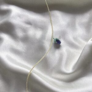 Naszyjnik z koralików z jeżyną