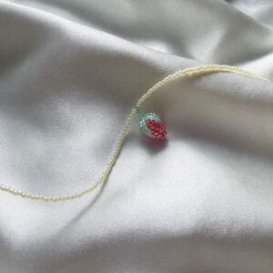 Naszyjnik z koralików z różową maliną