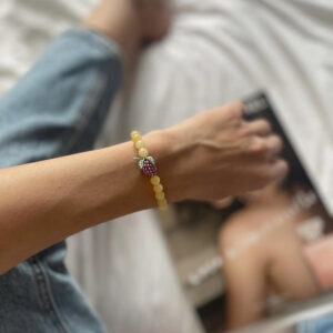 Bransoletka z nefrytu z metaliczną malinką