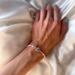 Bransoletka perłowo-koralikowa z maliną