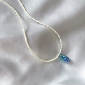 Naszyjnik z koralików z niebieską jagodą