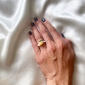 Pierścionek z masy perłowej z cytryną