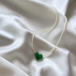 Naszyjnik z koralików z zielonym serduszkiem