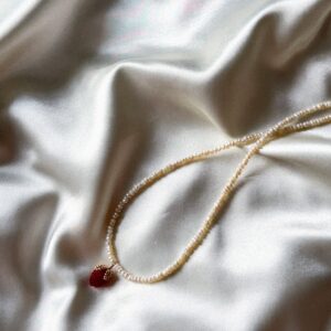 Naszyjnik z drobnych pereł „Scarlet Leaf”